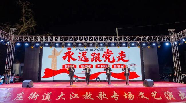 还记得武林外传莫小贝同学邱小冬吗?退圈当学霸律师,近照似精英